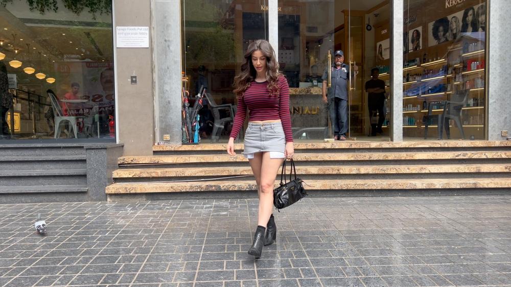 giorgia-andriani-was-snapped-at-a-salon-in-bandra-flaunting-her-effortless-style-after-a-pampering-session